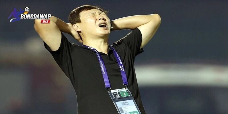  Mưa lớn khiến nhịp độ trận đấu chậm lại, mang đến cơ hội cho Nepal.