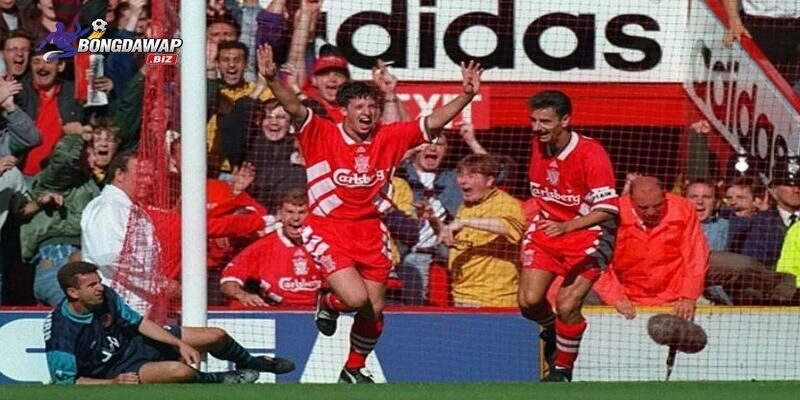  Robbie Fowler – “God” trong lòng fan Liverpool, xứng đáng góp mặt trong Top 5 tiền đạo xuất sắc nhất Liverpool.